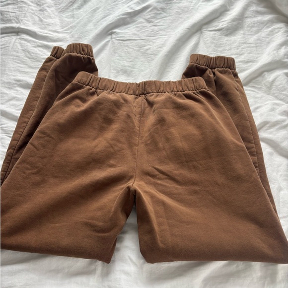 Brandy Melville Sweatpants Brown - Picture 4 of 4
